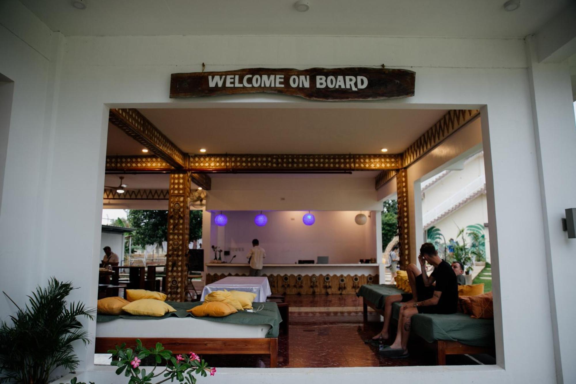 On Board Lifestyle Panglao Resort Luaran gambar